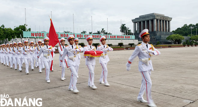 Trang nghiêm Lễ Thượng cờ ở Lăng Chủ tịch Hồ Chí Minh