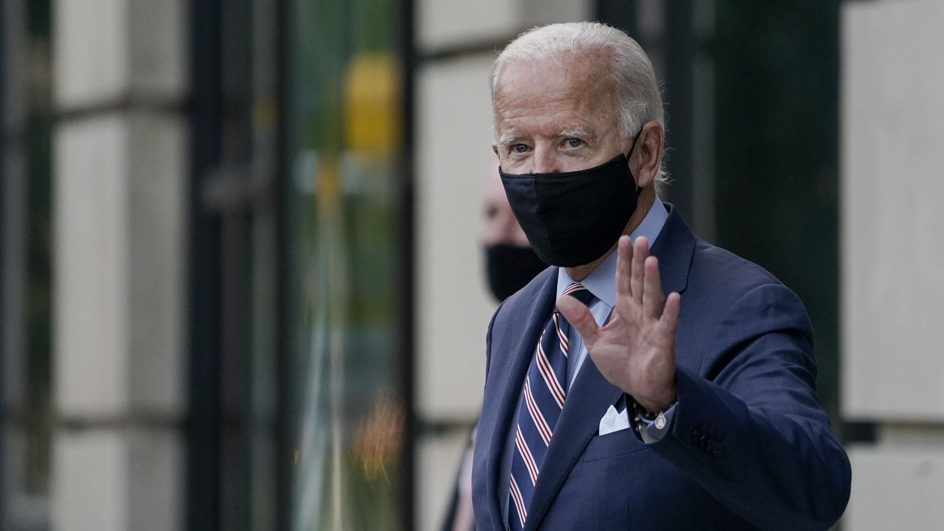 Trong suốt chiến dịch tranh cử tổng thống, ông Joe Biden thường xuyên đeo khẩu trang. Ảnh: Getty Images	