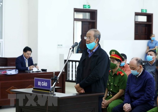 Bị cáo Đỗ Xuân Hòa (nguyên Kế toán trưởng TISCO) khai báo trước tòa. (Ảnh: Phạm Kiên/TTXVN)