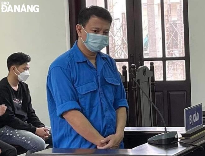 Lĩnh 2 năm tù vì dùng dao chống người thi hành công vụ - Đà Nẵng Online