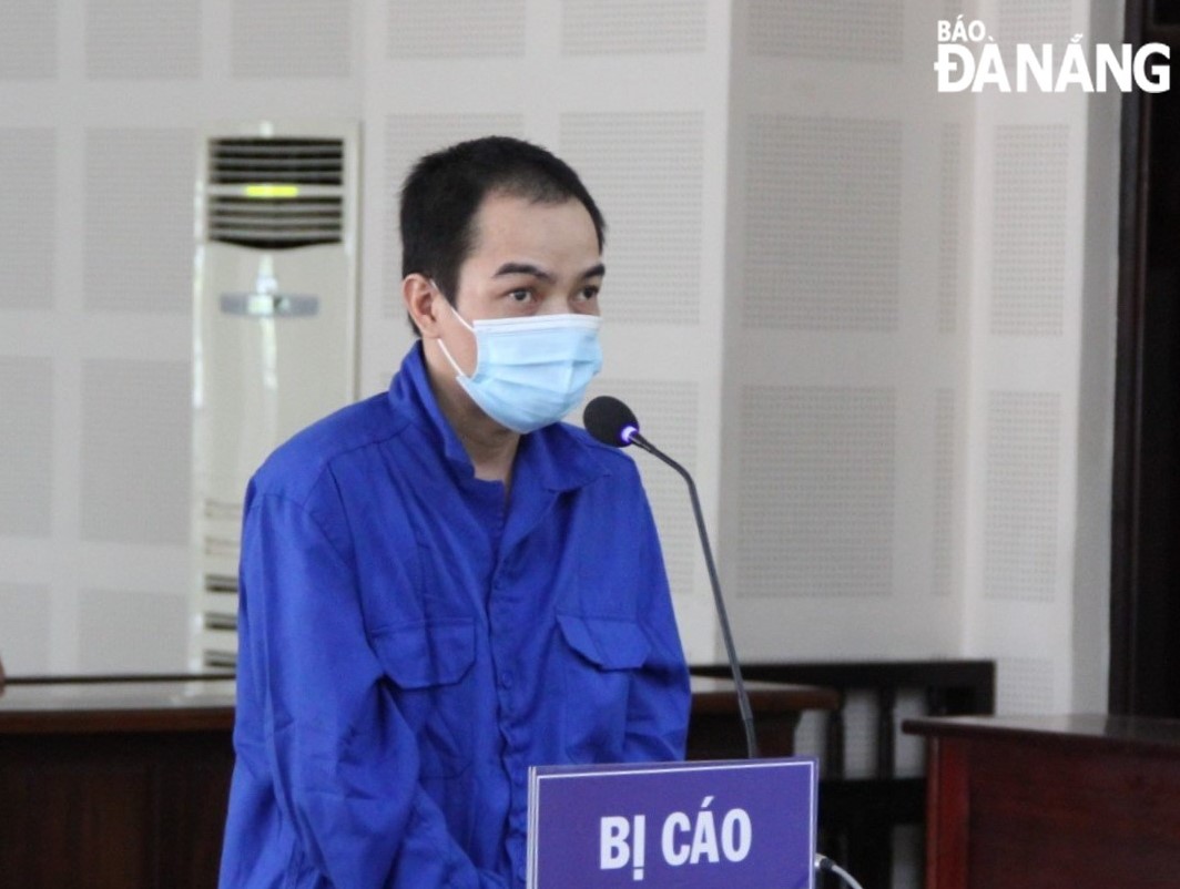 Bị cáo Nguyễn Tấn Lương Duy tại phiên xét xử sơ thẩm. Ảnh: LÊ HÙNG