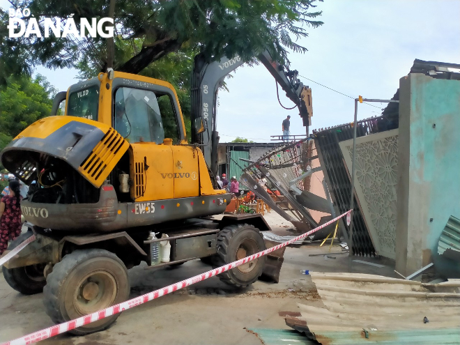 Tháo dỡ 15 công trình không phép tại đường Hoàng Minh Thảo