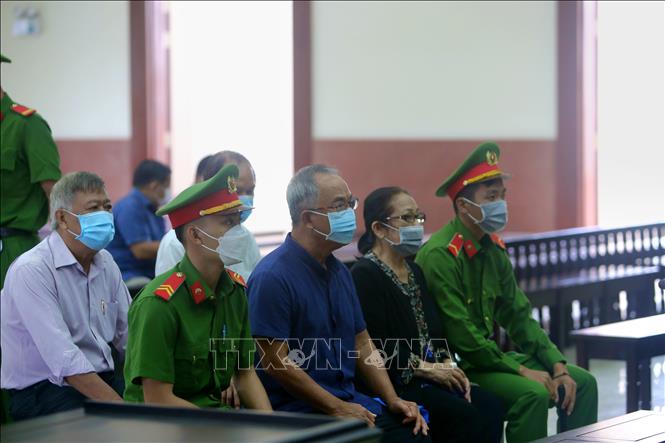  Các bị cáo tại phiên tòa ngày 4/10/2022. Ảnh: Thành Chung/TTXVN