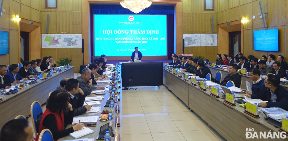 Quang cảnh cuộc họp hội đồng thẩm định Quy hoạch thành phố Đà Nẵng thời kỳ 2021-2030, tầm nhìn đên năm 2050. Ảnh: HOÀNG HIỆP