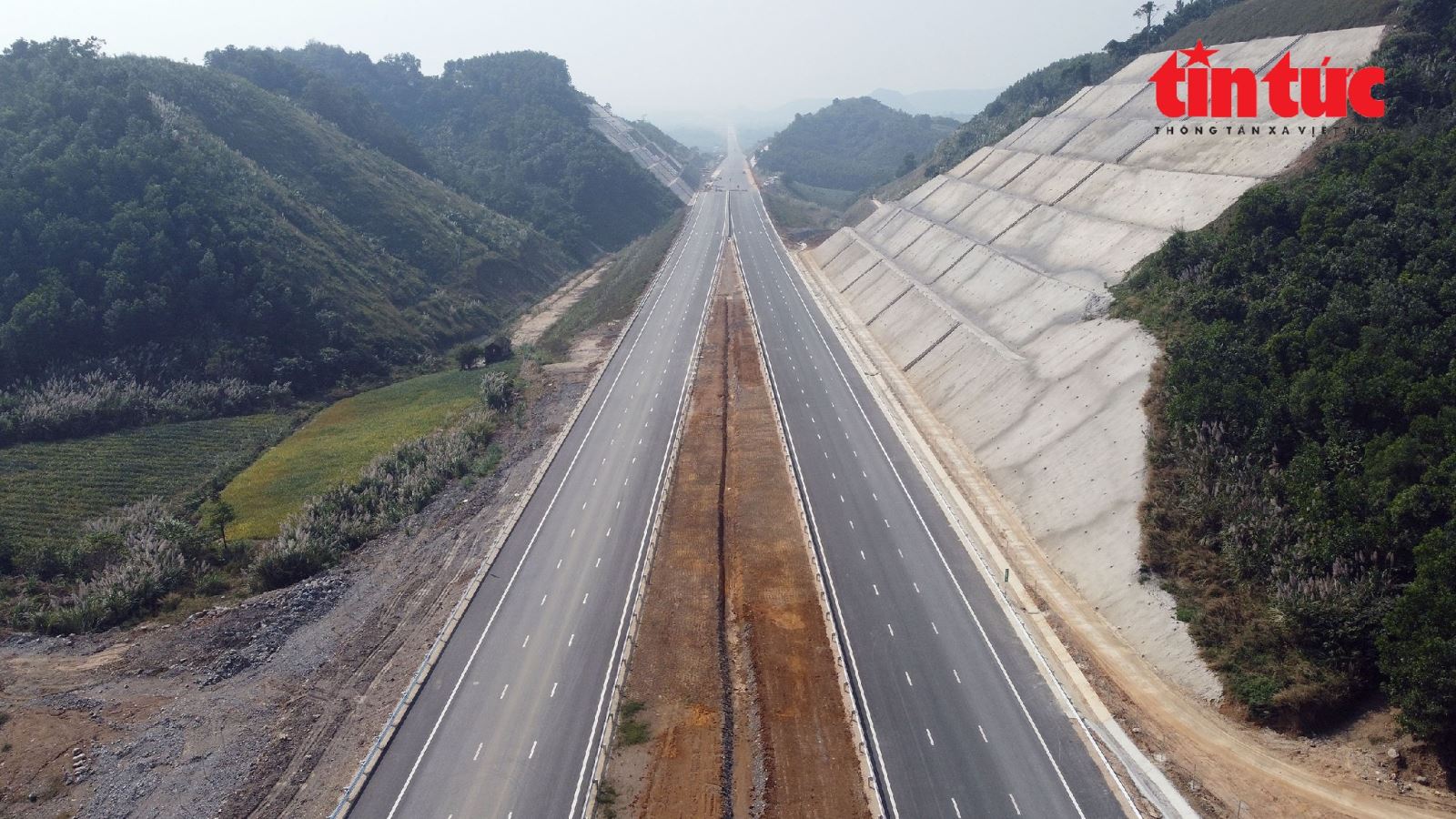 Đoạn tuyến cao tốc Mai Sơn - QL45 đã hoàn thành. Ảnh: Tiến Hiếu/Báo Tin tức