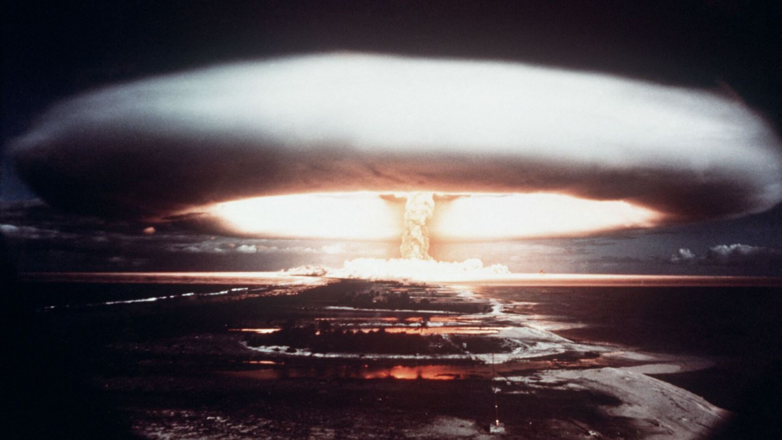 Hình ảnh một vụ thử ở đảo san hô Mururoa vào năm 1971. Ảnh: AFP