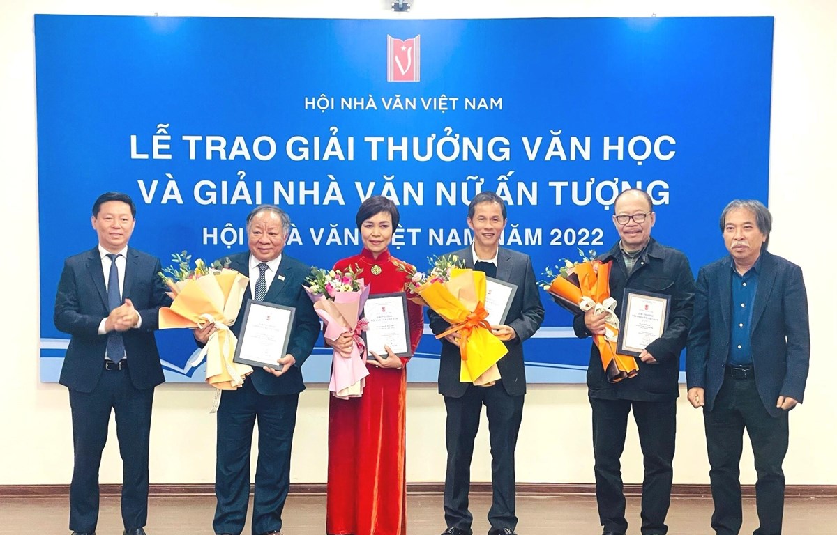 Hội Nhà văn xướng tên các tác phẩm nhận Giải thưởng Văn học 2022