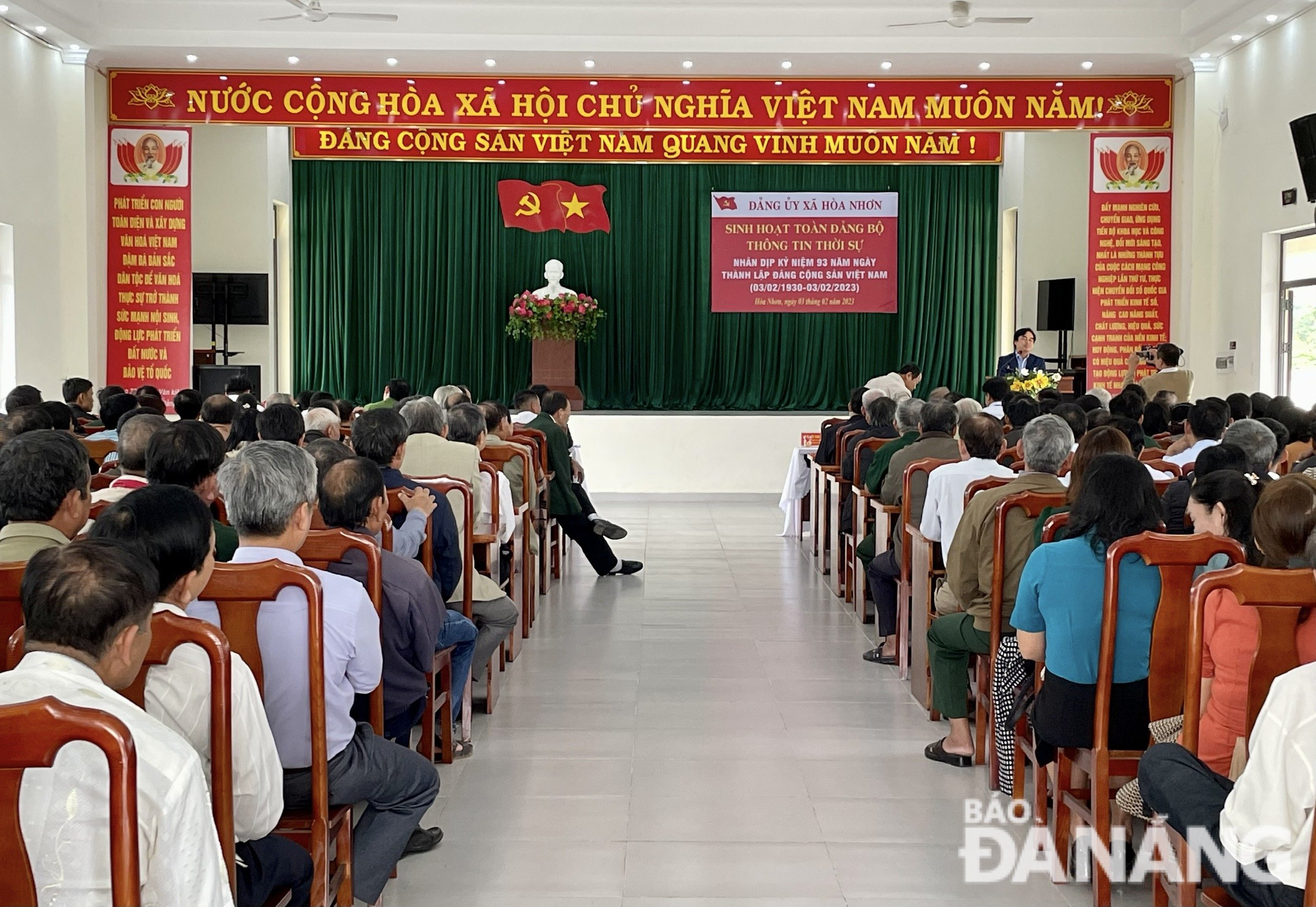 Quang cảnh buổi sinh hoạt toàn Đảng bộ tại xã Hòa Nhơn (huyện Hòa Vang). Ảnh: N.QUANG