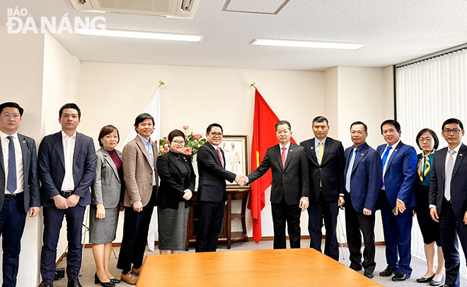 Đoàn công tác thành phố Đà Nẵng thăm, làm việc với Tổng lãnh sự quán Việt Nam tại Osaka (Nhật Bản)