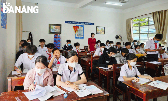 Học sinh lớp 9 Trường THCS Ngô Thì Nhậm (quận Liên Chiểu) trong giờ học.  Ảnh: NGỌC HÀ