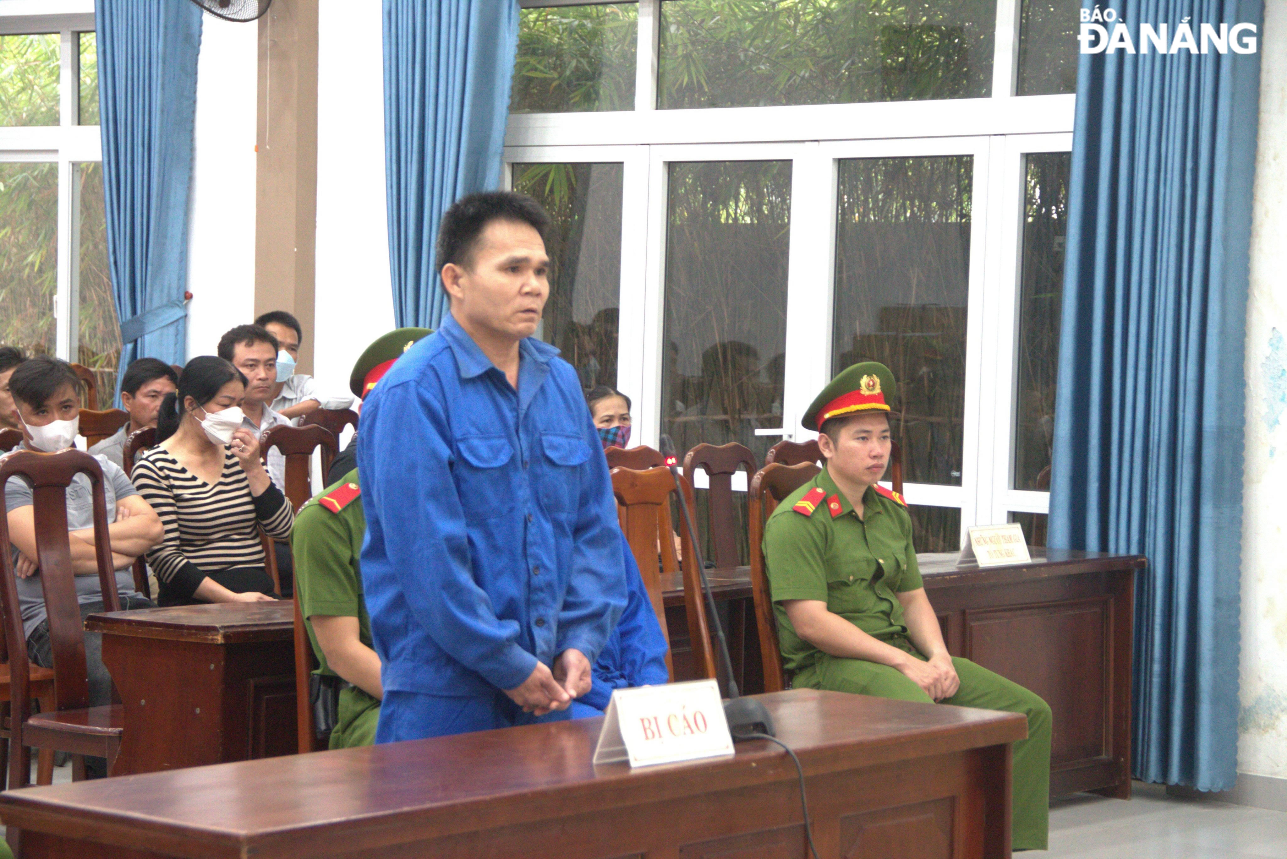 Bị cáo Nguyễn Văn Nông tại phiên tòa sơ thẩm. Ảnh: L.H