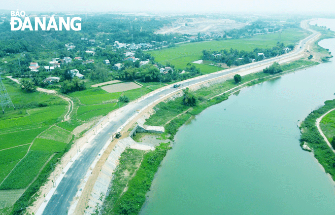 Đường ven sông Tuyên Sơn - Túy Loan (đoạn cầu Đỏ - Túy Loan). Ảnh: THÀNH LÂN