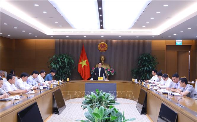 Phó Thủ tướng Trần Hồng Hà chủ trì cuộc họp. Ảnh: Văn Điệp/TTXVN