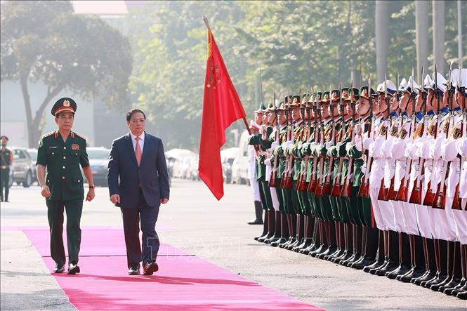 Thủ tướng Phạm Minh Chính đến dự Chương trình tổng kết, trao Giải thưởng Tuổi trẻ sáng tạo trong Quân đội lần thứ 23. Ảnh: Dương Giang/TTXVN