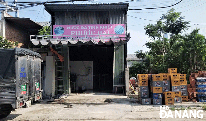 Cơ sở sản xuất nước đá viên Phước Hai ở số 47 Trà Khê 3 (phường Hòa Hải) có người dân phản ánh thường xuyên gây tiếng ồn. Ảnh: ĐẮC MẠNH