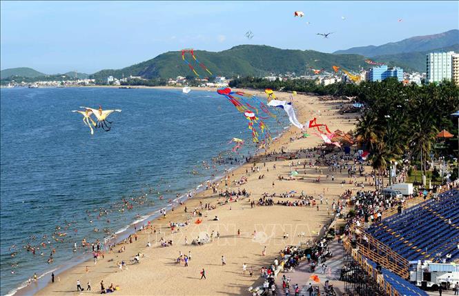 Bãi biển Nha Trang - Khánh Hòa trong ngày hội thả diều nghệ thuật tại Festival biển Nha Trang. Ảnh tư liệu: TTXVN