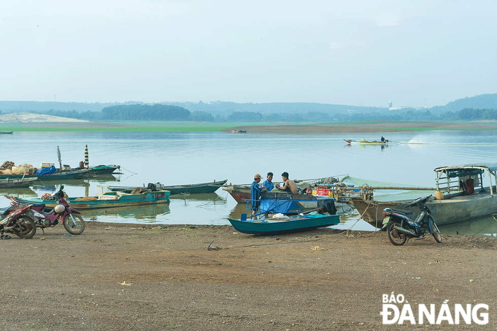 Hồ Trị An được khởi công vào năm 1984 và hoàn thành đầu năm 1987, nằm trên địa phận 4 huyện của Đồng Nai gồm: Vĩnh Cửu, Trảng Bom, Thống Nhất và Định Quán. Lòng hồ rộng lớn và có khoảng 40 hòn đảo nhỏ, Trị An trở thành điểm du lịch hấp dẫn đối với du khách.