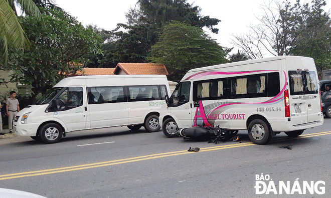 Một vụ tai nạn giao thông xảy ra trên địa bàn quận Ngũ Hành Sơn. Ảnh: T.L