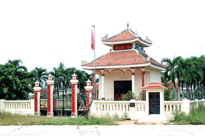 Đền thờ chí sĩ Trần Quý Cáp được nhân dân xây dựng năm 1970 tại nơi ông qua đời (huyện Diên Khánh, tỉnh Khánh Hòa) được xếp hạng di tích văn hóa, lịch sử vào ngày 30-8-1991. Ảnh: K.H