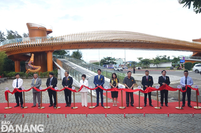 Khánh thành cầu đi bộ bắc qua đường Nguyễn Tất Thành, biểu tượng hữu nghị Việt Nam - Nhật Bản