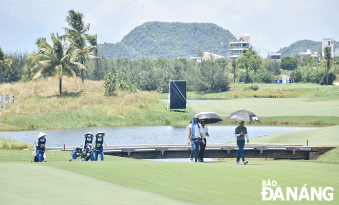 Đà Nẵng có hệ thống sân golf đẹp, đạt tiêu chuẩn cao để phục vụ thị trường khách này. Trong ảnh: Một góc sân BRG Đà Nẵng Golf Resort. Ảnh: T.H