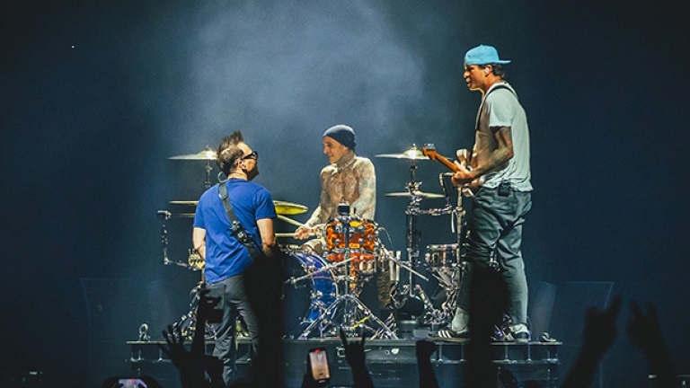 Ban nhạc Blink-182 tạo 'địa chấn' sau khi tái hợp