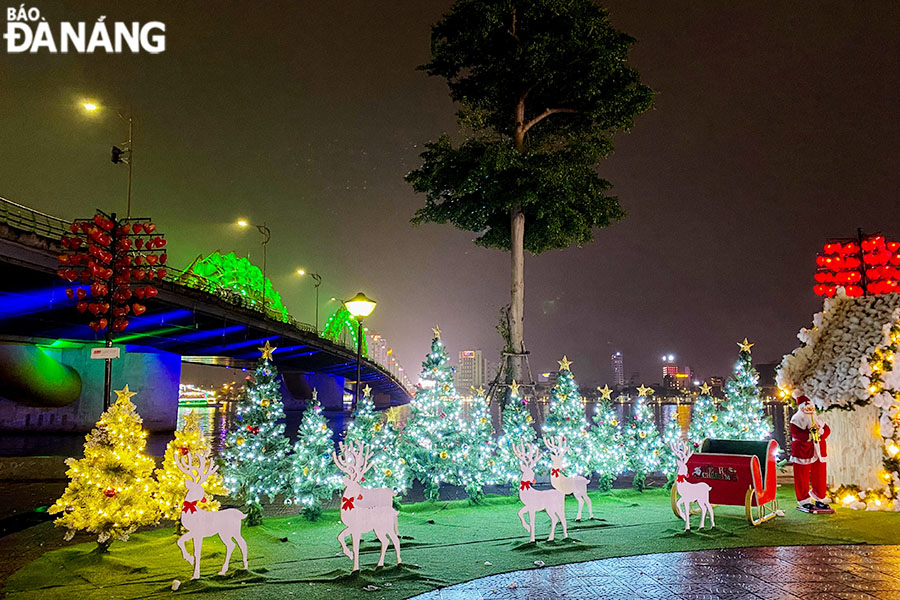 Sparklingly lit reindeers at night are also a highlight of this year's Christmas season.