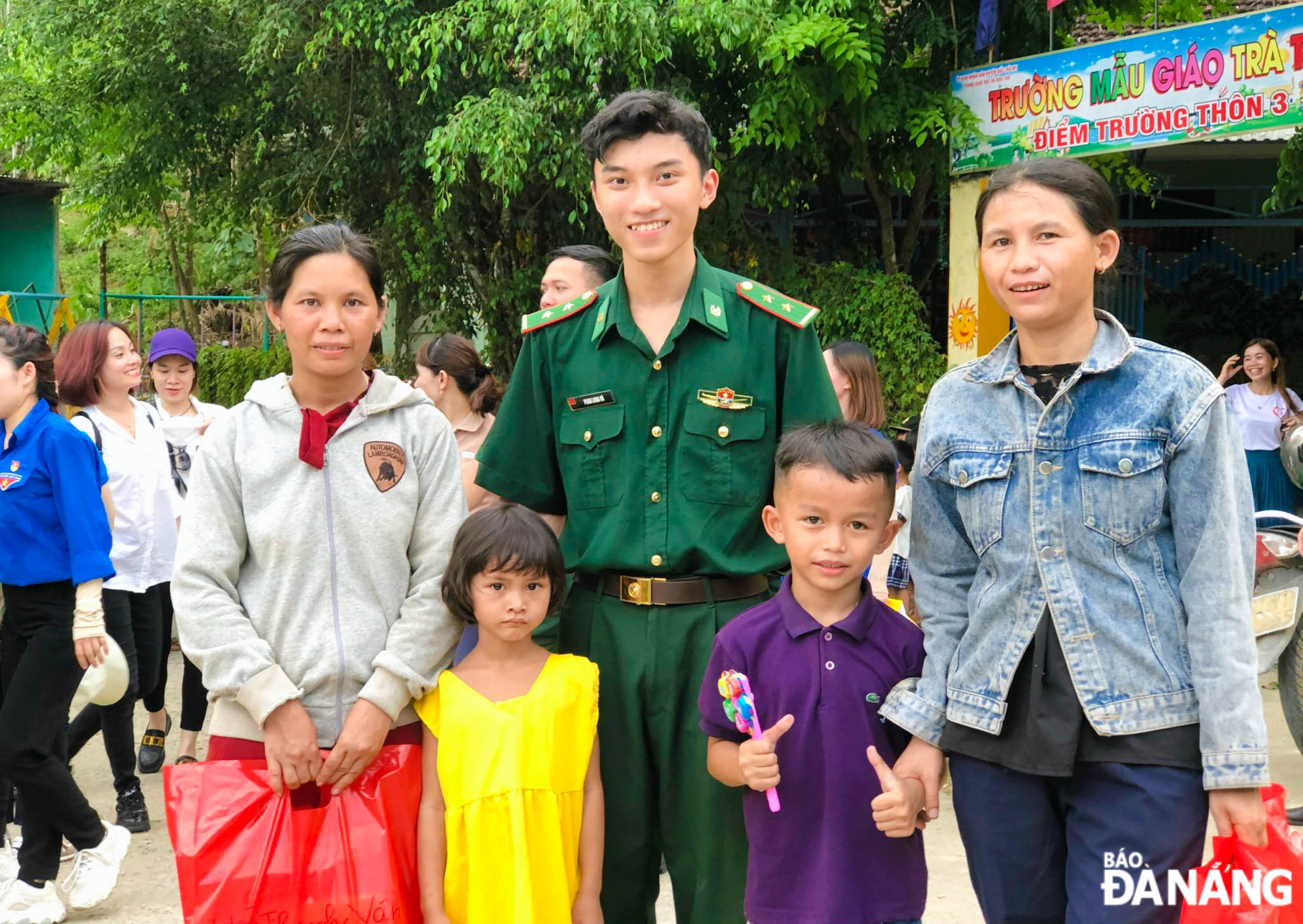 Thăm, tặng quà học sinh trường mẫu giáo Trà My, huyện Nam Trà My, tỉnh Quảng Nam