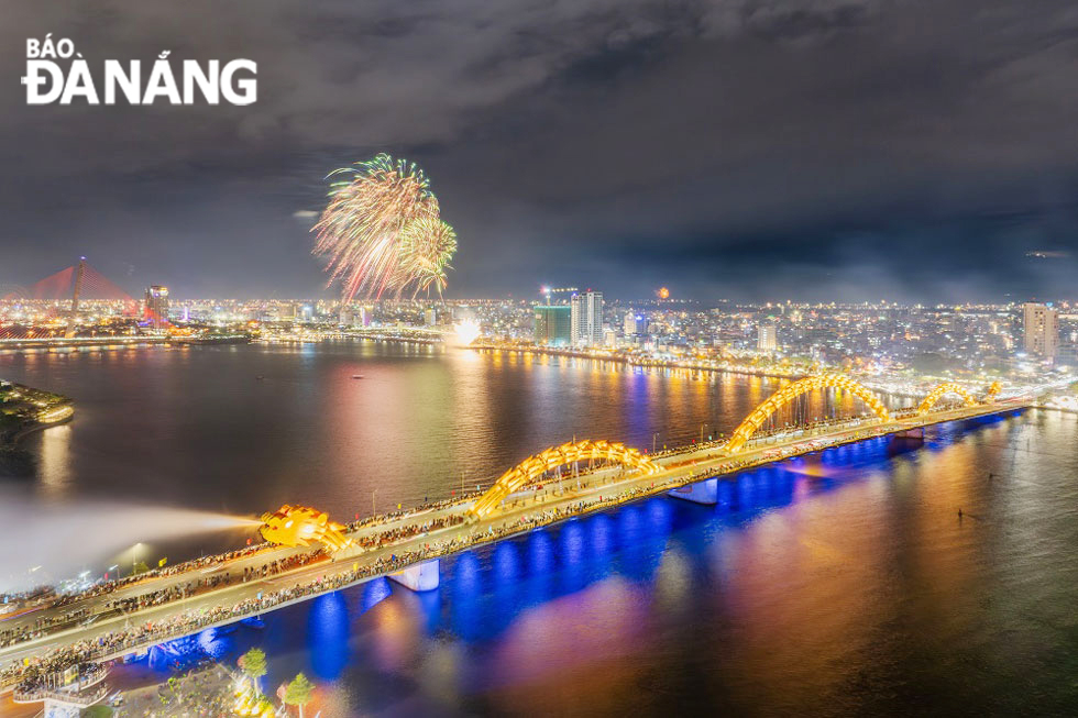 The sparkling beauty of Da Nang at night promises to bring visitors many unforgettable memories.