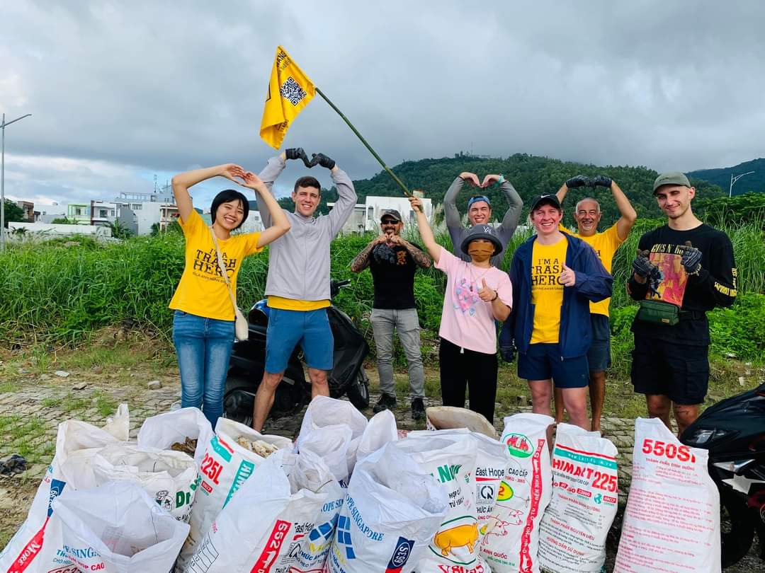 The Trash Hero Da Nang group’s members join environmental cleanups.