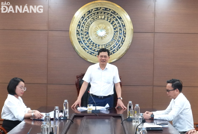 Phó Chủ tịch Thường trực, phụ trách HĐND thành phố Trần Phước Sơn kết luận cuộc họp. Ảnh: M.Q