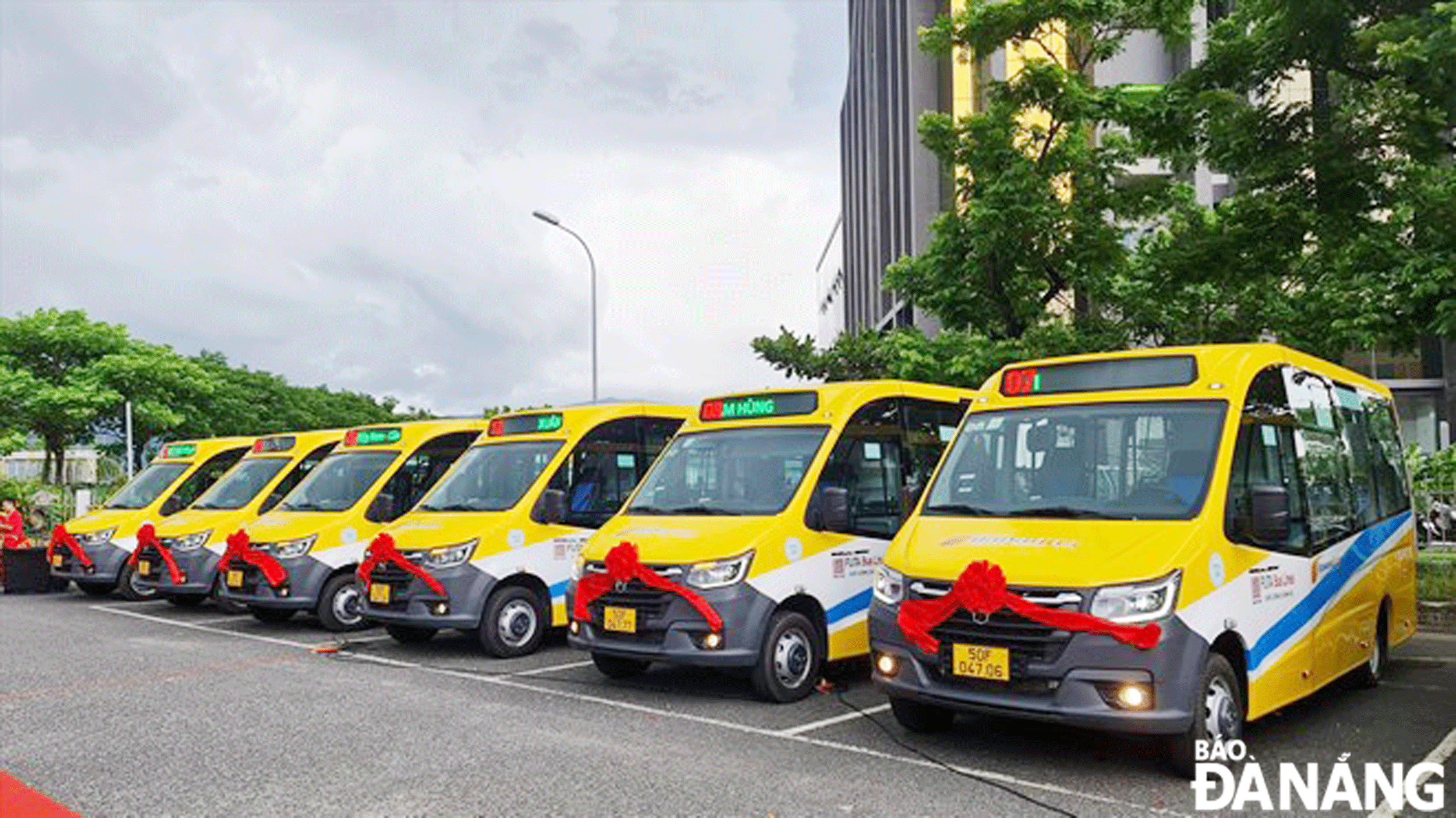 Dòng xe buýt mới của Công ty CP xe khách Phương Trang - FUTA Bus Lines.  Ảnh: THÀNH LÂN	